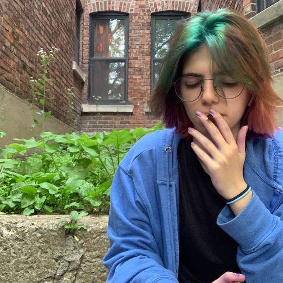 Meet your Posher, Alex - Picture 1 of 1